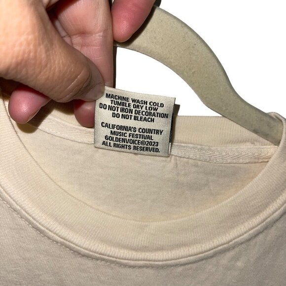 Stage Coach Mens Tee Shirt Size Large Cream 2023 Concert Crew Neck Pure Cotton - Picture 5 of 7